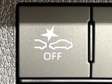 【スマートアシスト】走行中に前方の車両等を認識し、衝突しそうな時は警報とブレーキで衝突回避と被害軽減をアシスト。より安全にドライブをお楽しみいただけます。
