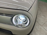 【HIDヘッドライト】非常に明るく前方を照らしてくれるので、悪天候や夜間の走行時も視界良好で安心してお乗りいただけます。