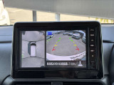 車を空から見たような映像が映る、アラウンドビューモニターで車両周辺の安全確認も一目でできます!小さなお子様や障害物も確認できるので、運転のし易さだけではなく事故防止にも役立ちます♪