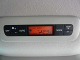後席エアコン操作部・表示です。