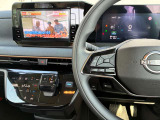 ハンドル周りには車両状態の確認やナビ操作が可能なステアリングスイッチを完備♪
