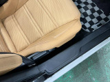 痛みの出やすい運転席シートの角、フロアマット、座面、ともに良好です