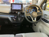 足元も広く運転しやすい!室内状態も良好です!衝突軽減エマージェンシーブレーキ・横滑り防止・車線逸脱警報・踏み間違い防止アシスト機能などの安心・安全装備が充実!