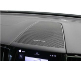 【harman/kardon】世界のオーディオファン垂涎のプレミアムサウンドシステムを搭載。原音に近い音場空間を忠実に再現。乗る人すべてに最良の音響体験を提供します。