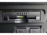 ETC搭載。高速道路出入口もスマートに通過! 今やマストアイテムですね。納車前には使用できるようにセットアップをさせていただきます。ETCカードの取扱もしておりますのでご相談ください。