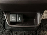 【USBポート】USBポートも装備されています♪スマートフォンのオーディオに連携も可能です。今や欠かせない装備の一つです!