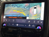 【パノラミックビューモニター】専用のカメラにより、上から見下ろしたような視点で360度クルマの周囲を確認することができます☆死角部分も確認しやすく、狭い場所での切り返しや駐車もスムーズに行えます。