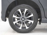 アルミホイール装着車です!これで足元まわりもおしゃれにきまります!