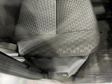 痛みの出やすい運転席シートの角、フロアマット、座面、ともに良好です