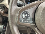 ステアリングにオーディオ操作スイッチが付いています。オーディオ画面に直接タッチしなくても操作が出来ますので、運転に集中できます。