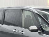 プラスチックバイザーがない分デザインもすっきり★洗車の時の窓拭きもラクラクです!
