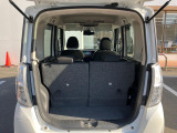 普段のお買い物や通勤、送迎等に十分な荷室スペースを確保しております。セカンドシートを倒すと、大きな荷物の積載も可能です♪