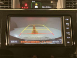 【バックカメラ】あると便利なバックカメラ装備!駐車時に後方がリアルタイム映像で確認できます。立体駐車場や夜間の車庫入れ時に大活躍!運転スキルに関わらず、今や必須となった装備ですね♪
