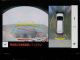 パノラミックビューモニター付きです。車両を上から見たような映像をディスプレイオーディオ画面に表示。運転席からの目視だけでは見にくい、車両周辺の状況をリアルタイムでしっかり確認できます。
