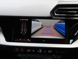 バックカメラ駐車時、後退時に後方を確認する事ができる安全快適装備になります映像だけでなくセンサーにより障害物の距離もドライバーに直感的に伝えてくれる機能になります。