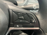 ハンドル右部にはインテリジェントクルーズコントロールスイッチが装着されています。高速道路などで一定の車速をセットすれば、車間を保ちながら走行することができます。