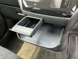 インストセンタースライドトレイ、カップホルダー付
