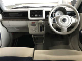 見通しのいい視界と最適なレイアウトで運転しやすいです。