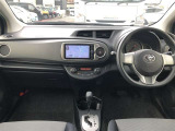 シンプルながら機能性あふれる運転席廻りです。視界性もよく、運転しやすいですよ。