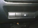 エマージェンシーブレーキ,VDC(滑りやすい路面やコーナリング,障害物を回避する際に発生する横滑りを軽減し,車両の安定性を向上させ,走行時の安心感を高めます)を装備