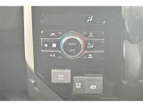 お好きな温度に設定すれば自動的に温度を調節、車内を快適空間に仕上げてくれます。