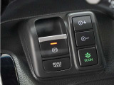 電子制御パーキングブレーキ搭載で指一本で簡単に操作することができます。さらに停車中に、ブレーキペダルを踏み続けなくても、自動的にブレーキを保持する機能である、オートマチックブレーキホールド付きです。