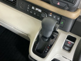 発進時から滑らかに加速する無段階変速のCVTはストップ&ゴーの多い街の中も快適です