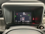 メータは先進的なデジタルメーターを採用!ゆっくりと数字が動くのでとても見やすく表示されます!平均燃費なども表示、エコな運転の手助けをしてくれます!