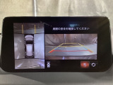 狭い場所での駐車やすれ違いなどでより的確な運転操作に役立つ360&deg;ビューモニターが装備されています。