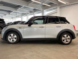 BMW・MINIの厳しい試験を突破したメカニックが多数在籍しております。ご購入後の納車前整備をしっかりいたします。楽しいMINIライフをお過ごしください。