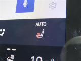 運転席、助手席にはシートヒーターが付いています。最近の冬場は例年よりも寒くなっています。。。シートヒーターがあるとないとじゃ大違い!ぜひお試しあれ!