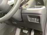 左側に高速で便利なETCがあり、横滑りを防ぐVSAなどのスイッチは、運転席の右側、手の届きやすい位置にあります。