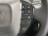 【レーダークルーズコントロール】高速道路での長距離走行が楽に!!自動で速度を保つクルーズコントロールが、衝突軽減システムと連携し、前方の車両を感知して車間を保つように速度調節してくれます!!