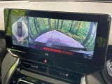 【パノラミックビューモニター】専用のカメラにより、上から見下ろしたような視点で360度クルマの周囲を確認することができます☆死角部分も確認しやすく、狭い場所での切り返しや駐車もスムーズに行えます。