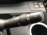 ライトスイッチです。「AUTO」にすると外の明るさに応じてスモールライト・ヘッドライトが自動でON・OFFします。夕暮れ時や屋内駐車場、トンネルなどに便利です。フォグランプもON・OFFできます。