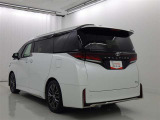 沢山乗れるのがこの車の魅力!2台で移動しないと・・・なんて時もこの車なら1台で!大活躍です♪