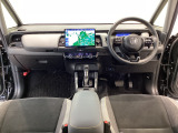 【前方視界】開放的な前方視界!運転がしやすく疲れにくいです♪窓が大きく、見通しがとっても良いおクルマですよ♪