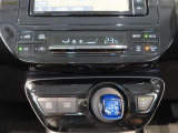 オートエアコンで快適な室内です。