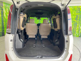 後席を格納すると、これだけの広さが!シーンに合わせたシートアレンジで、大きな荷物も積むことが出来ます♪