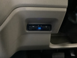 高速道路のご利用時にとても便利なETC車載器付。カードをセットするだけで高速道路を利用でき、お財布にも優しく,料金所をノンストップで通過でき便利です。