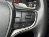 【ステアリングスイッチ右】手を離さずに様々な操作が可能です。