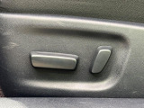 【パワーシート】スイッチ一つで簡単にシートの微調整が可能!電動だから力もいりません!快適なシートポジションにセットして、快適なドライブをお楽しみください。