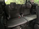 3列目シートはもちろん状態良好☆大人でもゆったりと座って頂けますので、大人数でのお出かけもラクラクです♪ご家族で、気の知れた仲間で、ドライブに行くのが楽しみですね♪