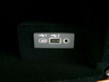 USB入力端子が装備されております。(タイプA,タイプC)それぞれ対応しています。