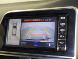 バックモニター付なので後退時に後方が見えるので安心。 車は構造上、死角がたくさんなので万が一を考えると必須ですね。 あくまで補助の為の装備、バックは目視で確認する事が重要ですよ。