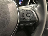 【ステアリングスイッチ】運転中に視線を前に向けたまま画面の操作できます。