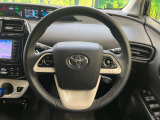 インテリアに合わせたデザインのステアリングは、運転される方のことも考え、運転しやすい形状、大きさです。是非一度、実際に触ってお確かめください。
