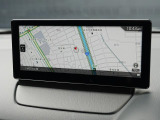 マツダコネクトの8.8インチワイドセンターディスプレイです。『Android Auto』『Apple CarPlay』や独自のコネクテッドサービスに対応したインターフェイスシステムです。