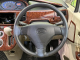 ステアリングも使用感が少なく、きれいな状態となっております♪