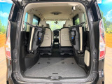 普段のお買い物や通勤、送迎等に十分な荷室スペースを確保しております。セカンドシートを倒すと、大きな荷物の積載も可能です♪